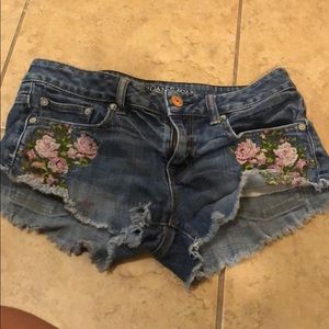 American eagle floral patch shorts